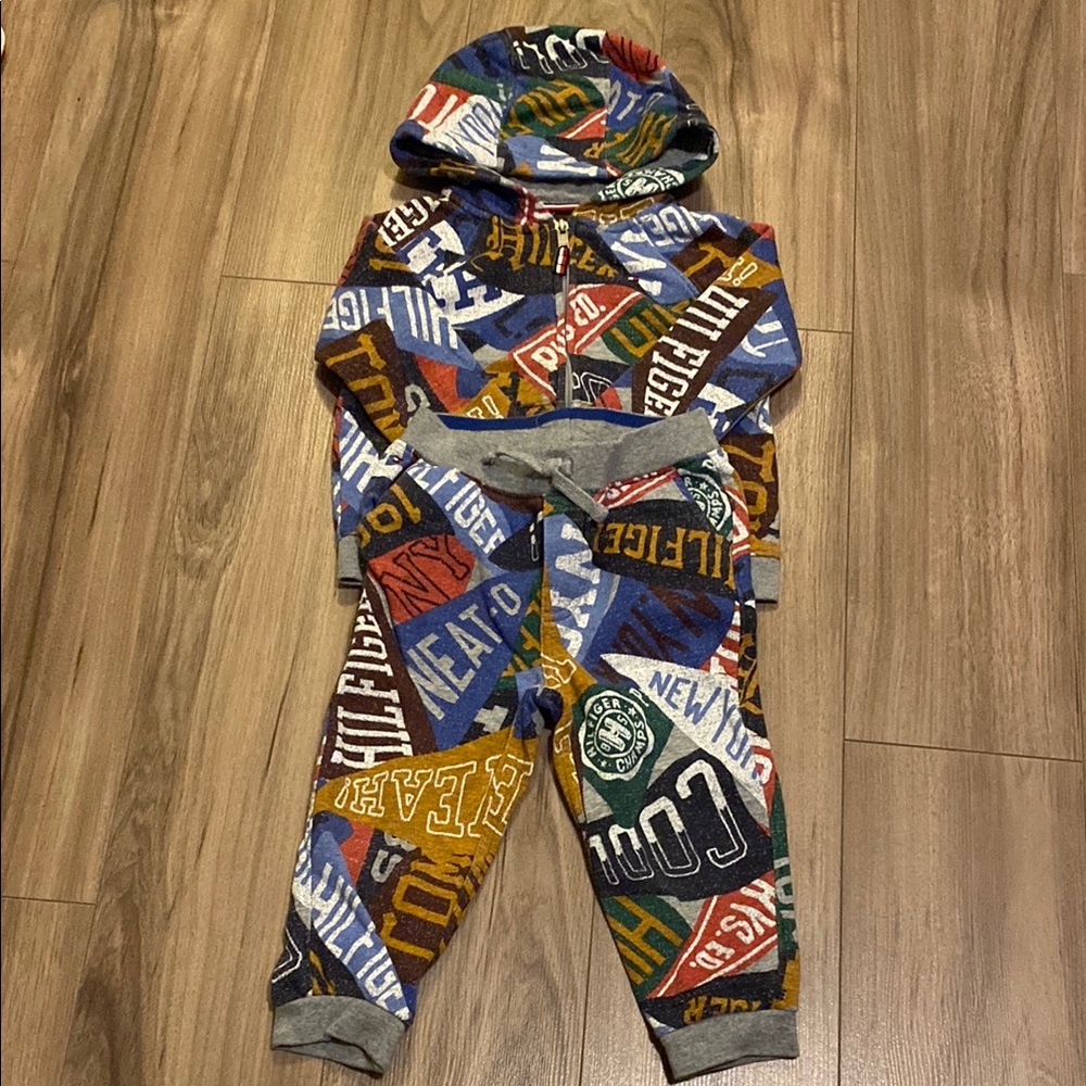 Tommy Hilfiger Multi colour print jogger set